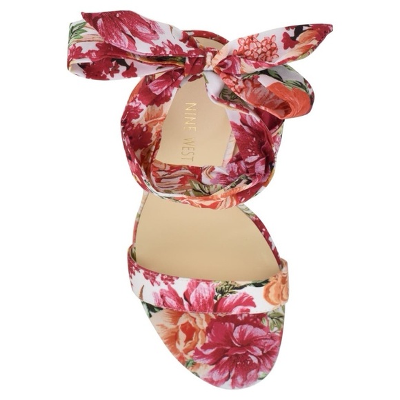 NEW Nine West Kobs Ankle Wrap Sandals White Blooms Floral Multi - Picture 2 of 9